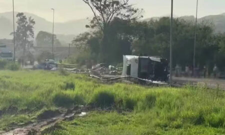 Acidente BR-393 (Foto: Reprodução/Redes sociais)