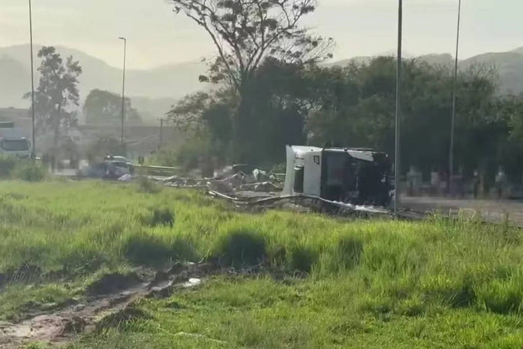 Acidente BR-393 (Foto: Reprodução/Redes sociais)