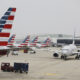American Airlines avança para assumir participação de 8% na Azul após aprovação do Cade.