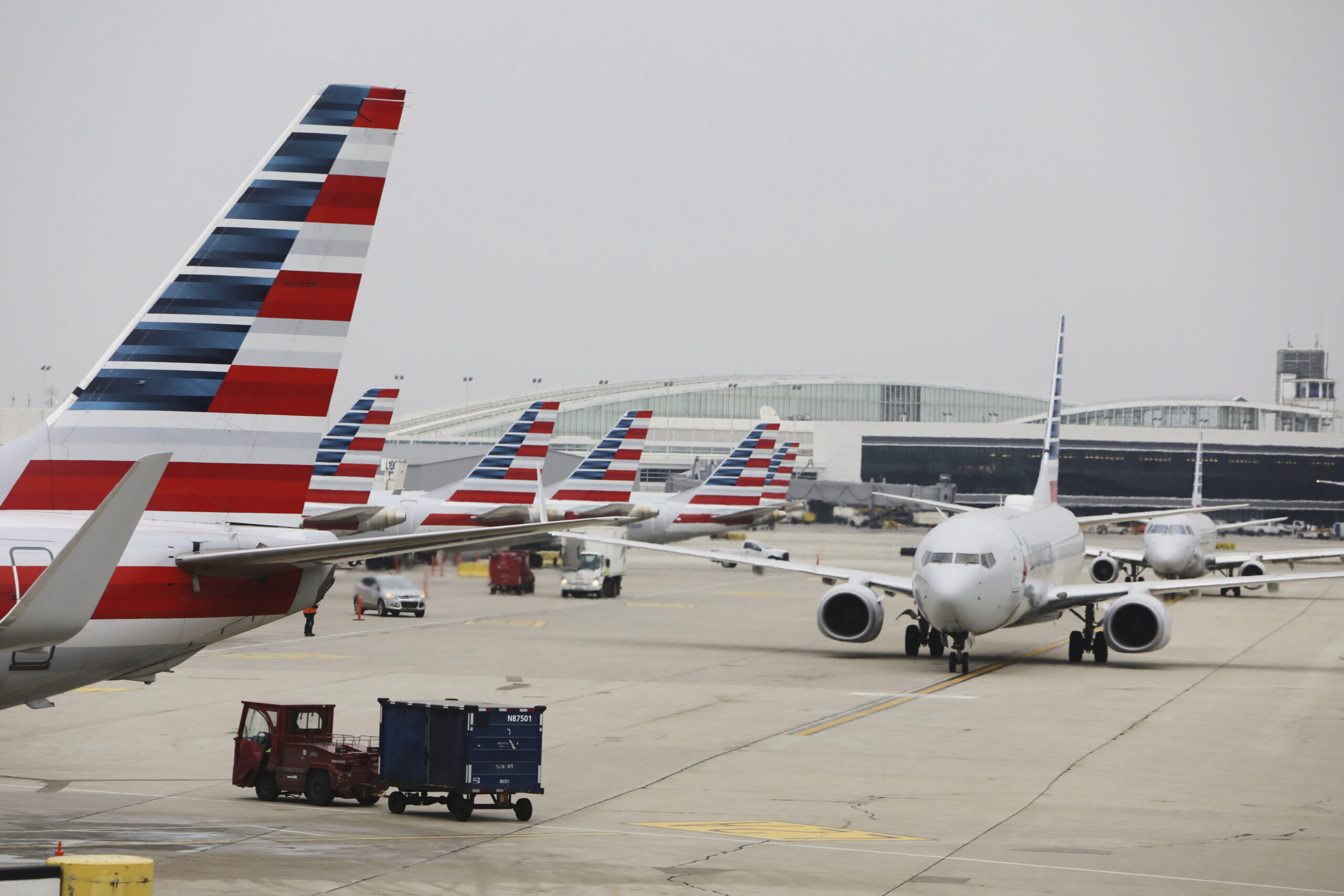 American Airlines avança para assumir participação de 8% na Azul após aprovação do Cade.