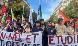 Protesto dos estudantes secundaristas e universitários em diferentes regiões da França (Foto: L´Union Étudiante/Facebook)