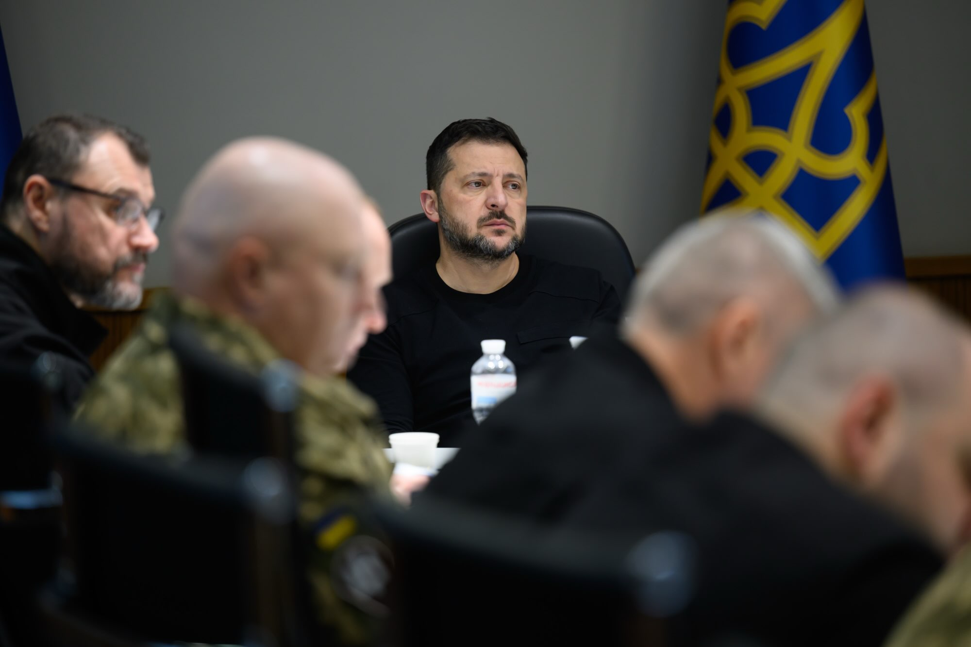 Volodymyr Zelensky durante reunião (Foto: Reprodução/Instagram @zelenskyy_official)
