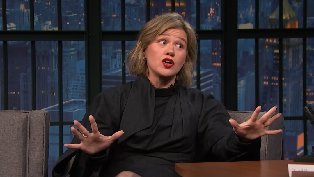 Kelly Clarkson (Foto: Reprodução/Late Night with Seth Meyers/YouTube oficial)