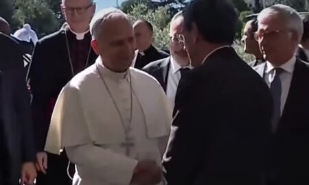 Papa Leão XIV na chegada ao hospital para retirada de nódulo no pulmão (Foto: Reprodução/Instagram oficial Vaticano)