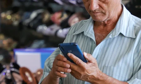 As mudanças incluem atendimento humano em horários definidos, limites para o tempo de espera, prazos para respostas a reclamações e procedimentos simplificados para o cancelamento de serviços.