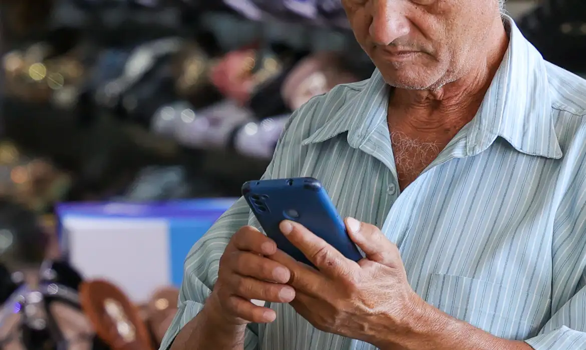 As mudanças incluem atendimento humano em horários definidos, limites para o tempo de espera, prazos para respostas a reclamações e procedimentos simplificados para o cancelamento de serviços.