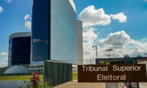 Ministro Nunes Marques também deu 24 horas para a campanha de Lula apresentar provas