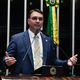 Flávio Bolsonaro afirma que pretende mudar a Constituição caso seja eleito e destaca avanço da direita no Congresso após as eleições de 2026.
