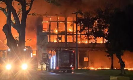 Incêndio em prédio da UFPE (Foto: Reprodução/WhatsApp)